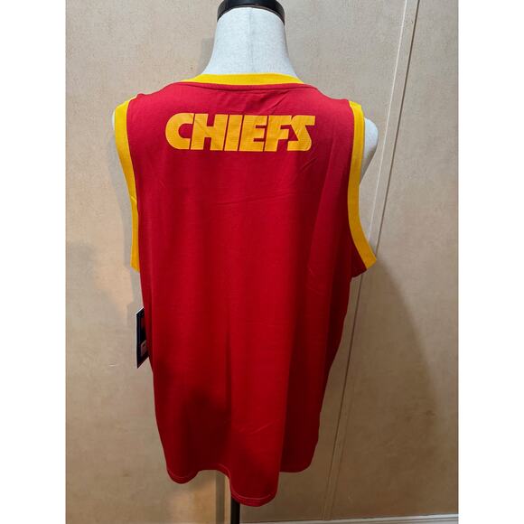 NWT Chiefs NFL Tank Top XL Ultra Game Red Black Sleeveless Streetwear Fan - Picture 2 of 6